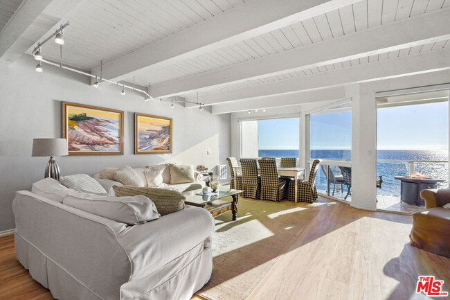 Building Photo - 11876 S Beach Club Way