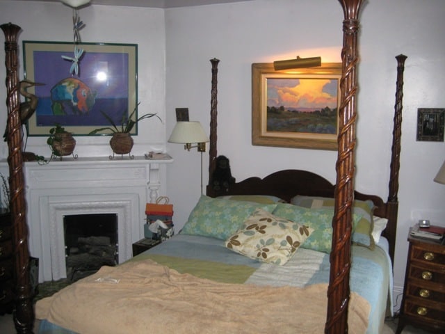 bedroom with fire place - 416 Noble St