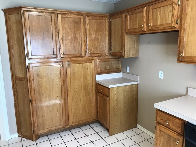 Building Photo - 3415 Miller Pl