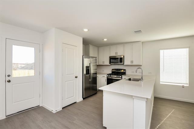 Building Photo - 2745 Ctr Crk Ln