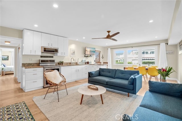 Building Photo - 1325 Cliff Dr