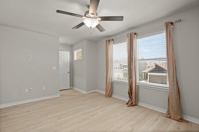 Building Photo - 11804 Clayton Creek Ave
