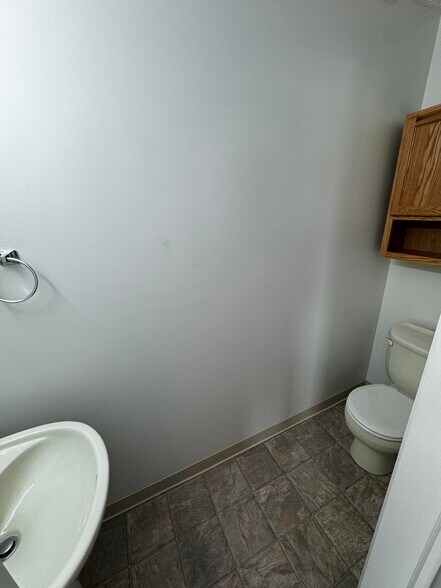 Building Photo - 861 E Saint Johns St