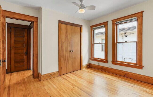 Middle bedroom - 707 S Dickinson St