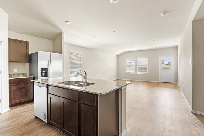 Building Photo - 206 Rockbridge Dr