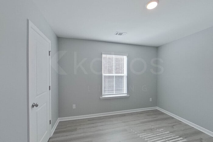 Building Photo - 132 Denise Dr