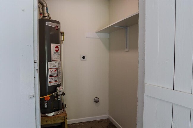 Building Photo - 4322 Tavenor Ln