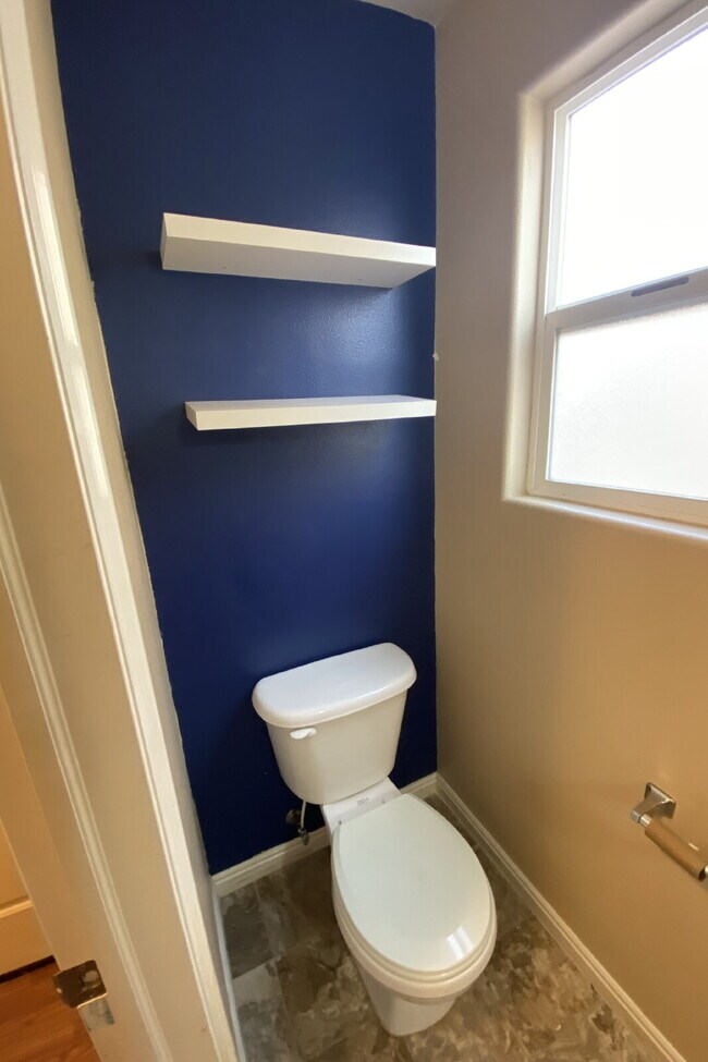 Building Photo - Spacious 3-Bedroom Townhouse in Saint George with Modern Comforts