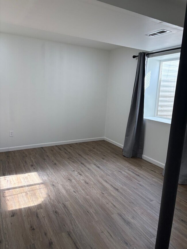 Building Photo - 4 Bedroom 3.5 Bath in Widefield