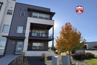 Building Photo - 1585 W 68th Ave