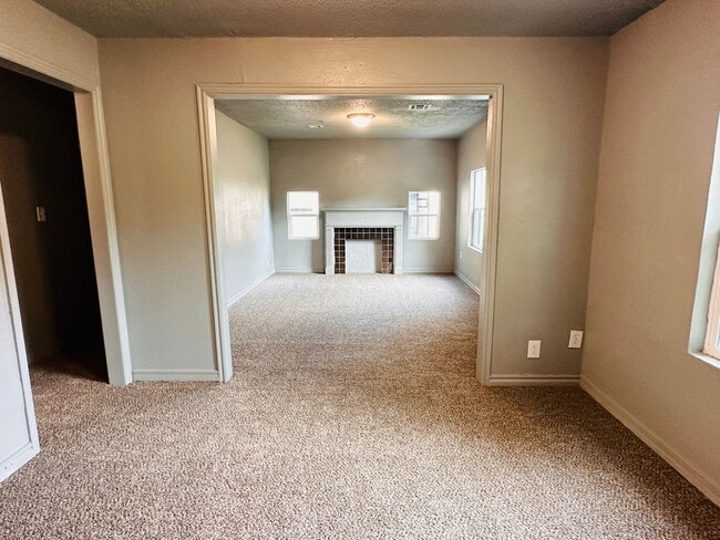 Building Photo - Charming 3 Bed home for lease!