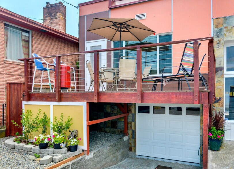 Building Photo - 2428 Alki Ave SW