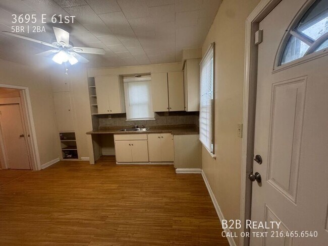 Building Photo - 3695 E 61st-
