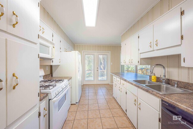 Building Photo - 202 Confederate Dr N