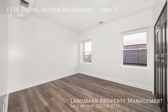 Building Photo - 1536 S Austin Blvd