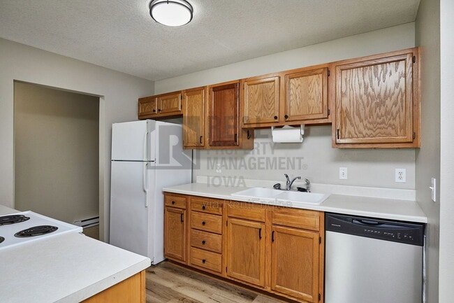 Building Photo - 2017 Vista View Dr