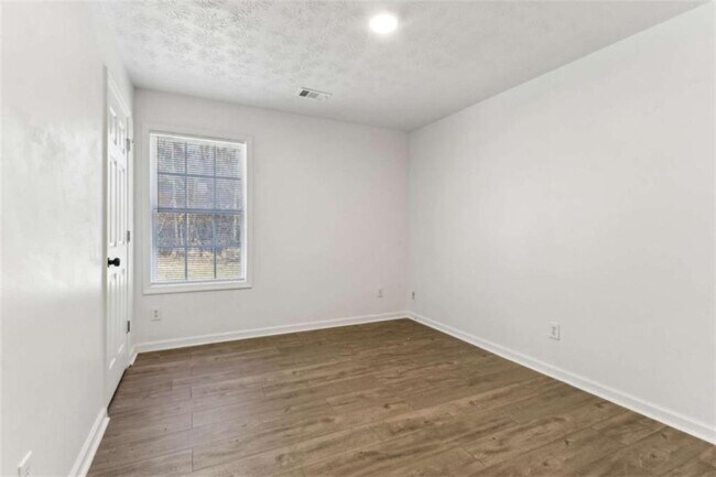 Building Photo - 410 Shenandoah Ct