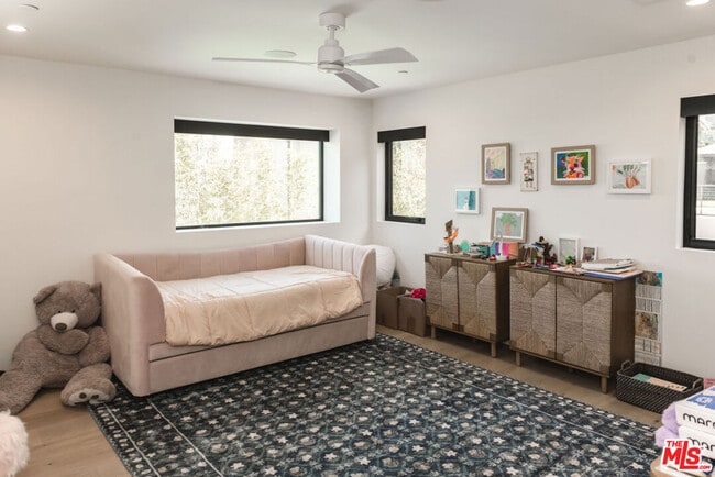 Building Photo - 606 N Ardmore Ave