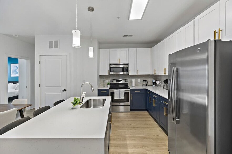Building Photo - 205 S Kings Dr