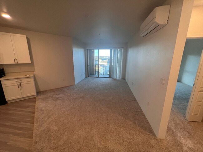 Building Photo - Now Available in Ho‘opili – 1 BR/1 BA with 2 Tandem Parking