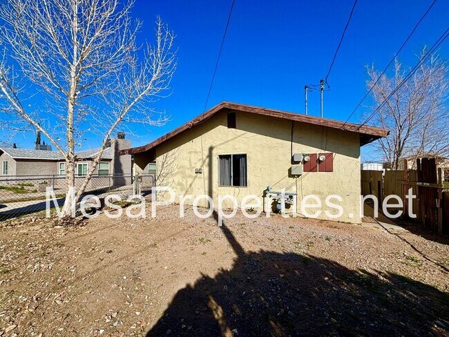 Building Photo - 16142 Orange St