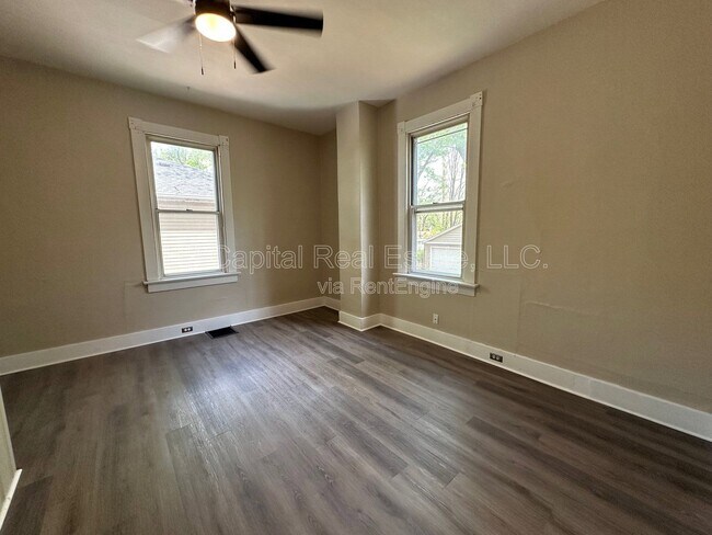 Building Photo - 1006 N 2nd St