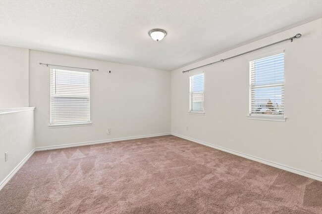 Building Photo - 3802 Putnam Fields