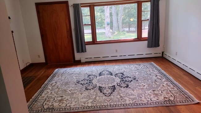 Building Photo - 335 Tolend Rd