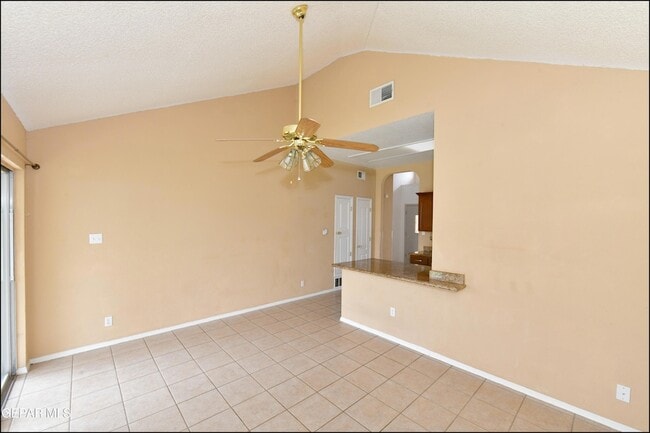 Building Photo - 7737 Plaza Azul Rd