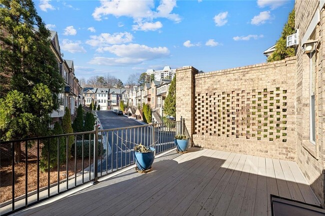 Building Photo - 2836 Broughton Ln SE