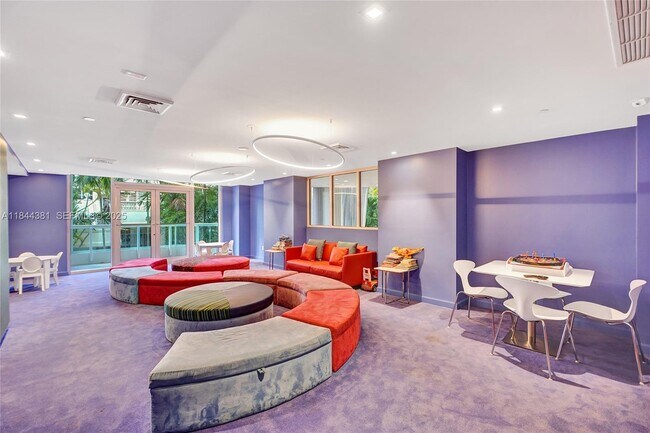 Building Photo - 21150 Point Pl