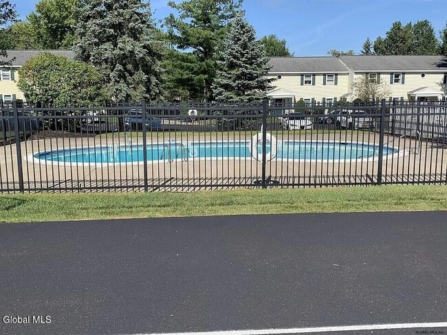 Building Photo - 161 Cedarview Ln