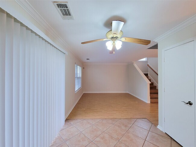 Building Photo - 11750 Rolling Stream Dr