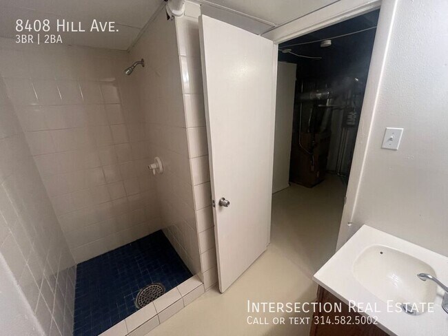 Building Photo - 8408 Hill Ave