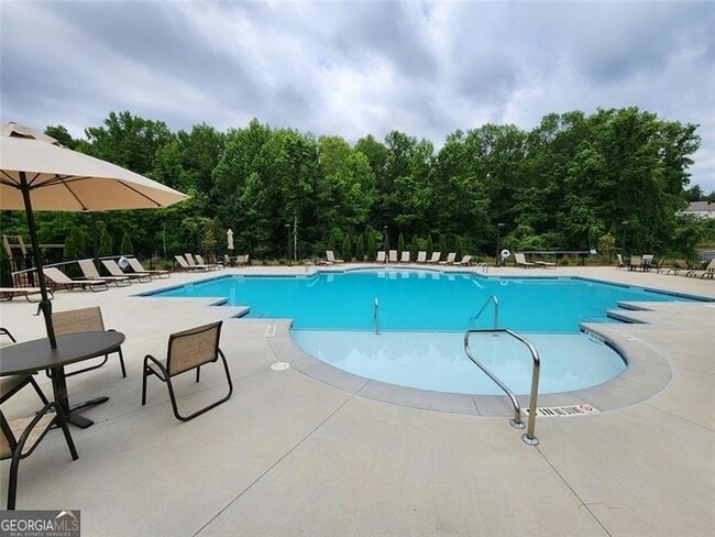 Building Photo - 235 Vly Oak Dr