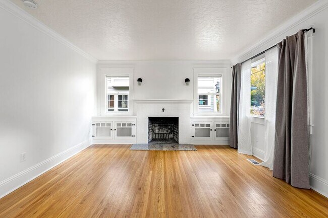 Building Photo - 3803 SE 65th Ave