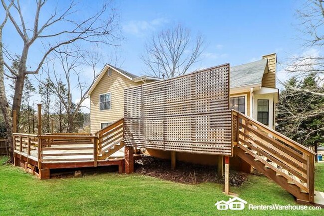 Building Photo - Amazing Traditional Home in Lawrenceville