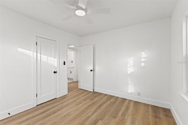 Building Photo - 2008 Oakwood Ave