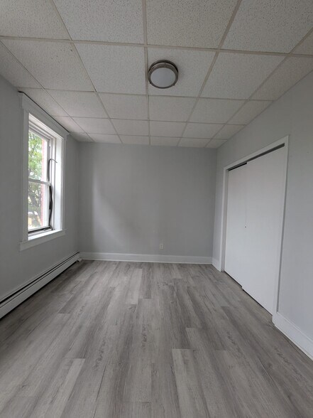 Building Photo - 970 Broadway