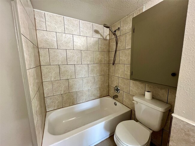 Building Photo - 1042 W Village Ct