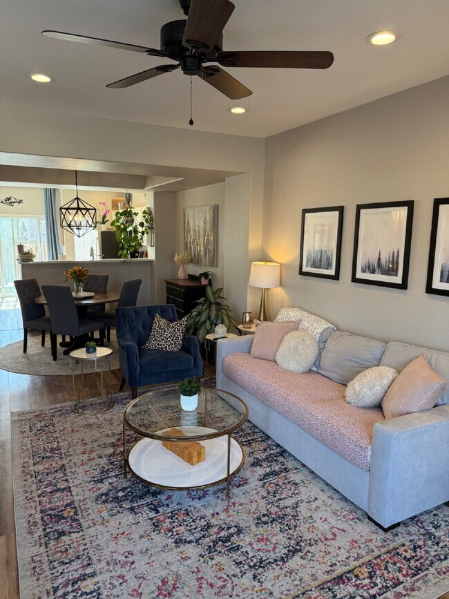 Building Photo - "Charming 2-Bed Townhouse in Littleton: Spacious 1,256 Sq Ft with 2 Full Baths & 1 Half Bath!"