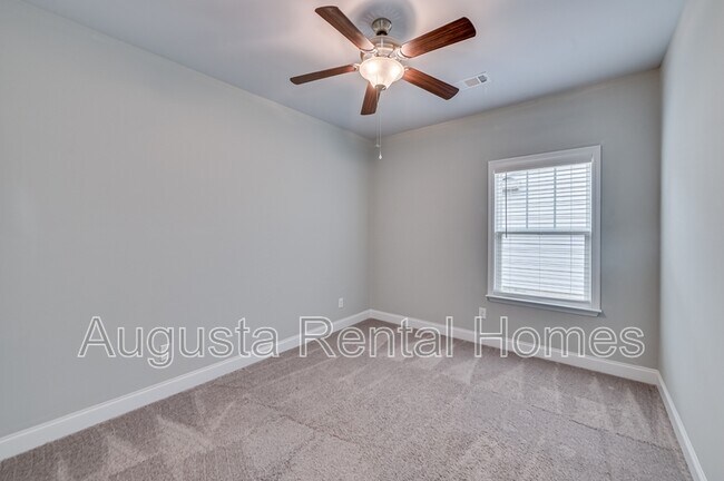 Building Photo - 1939 Preservation Cir