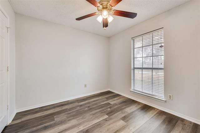 Building Photo - 1317 Lakeshore Dr