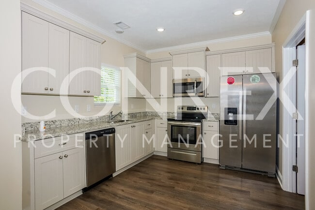 Building Photo - 3 Bed, 2.5 Bath, Available Now