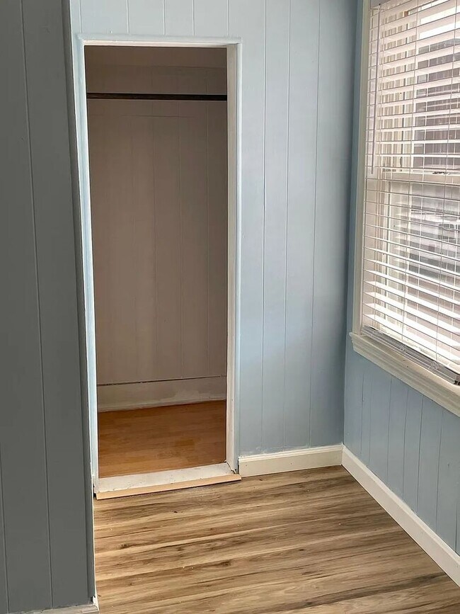 Building Photo - 71 Hickok St