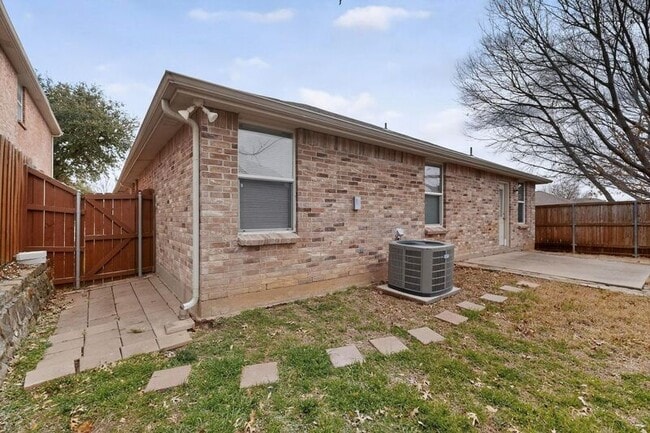 Building Photo - 12829 Pearson Dr