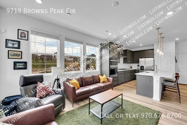 Building Photo - 9719 Browns Peak Cir