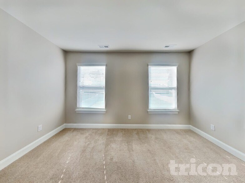 Building Photo - 225 Highview Dr