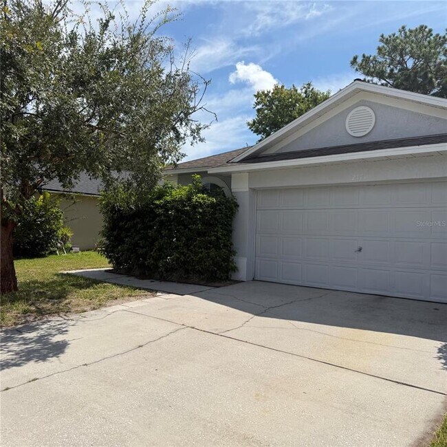 Building Photo - 2171 Eola Ct