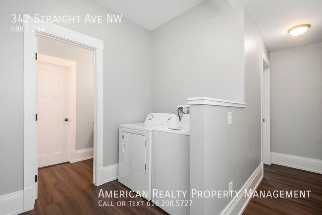 Building Photo - 342 Straight Ave NW